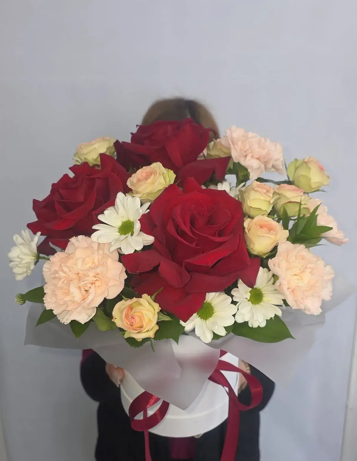 Композиция в шляпной коробке 