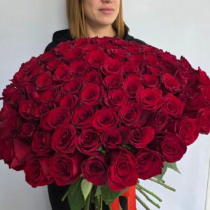 Роза "Королевский рубин"